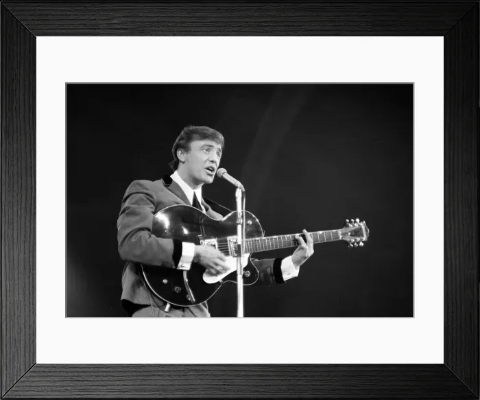 Framed Print : Gerry Marsden of Gerry and the Pacemakers at the 1964 New Musical Express Poll Winners