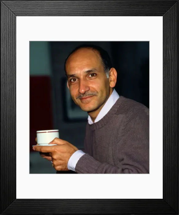 Framed Print : Ben Kingsley holding cup of tea June 1983 Framed Print : Ben Kingsley holding cup of tea June 1983