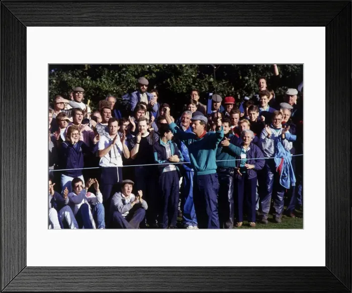 Framed Print : Sandy Lyle raising arms in celebration October 1988 Framed Print : Sandy Lyle raising arms in celebration October 1988