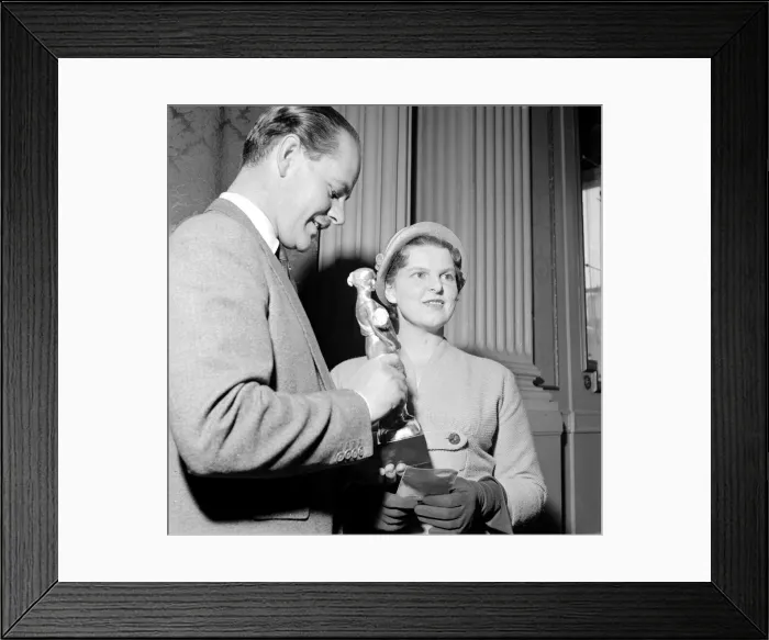 Framed Print : Reveille present the award of Britains Ideal Housewife for 1957 to Mrs PC Hebblewaite Framed Print : Reveille present the award of Britains Ideal Housewife for 1957 to Mrs PC Hebblewaite