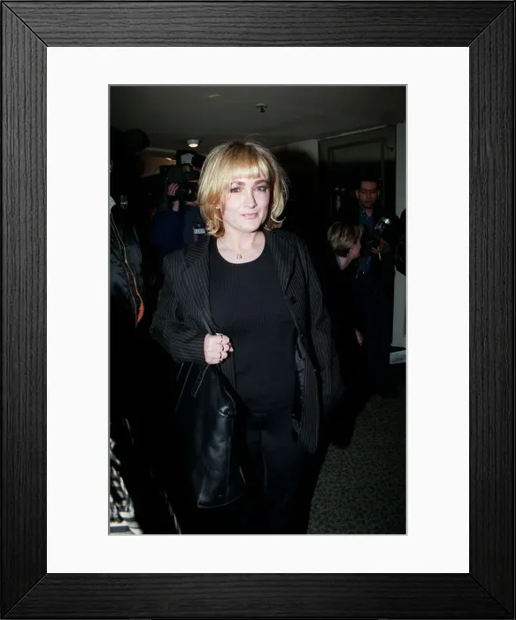 Framed Print : Caroline Aherne Comedian  /  TV Presenter April 98 Arriving for the premiere of
