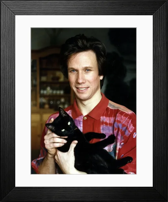 Framed Print : Peter Duncan TV Presenter holding cat