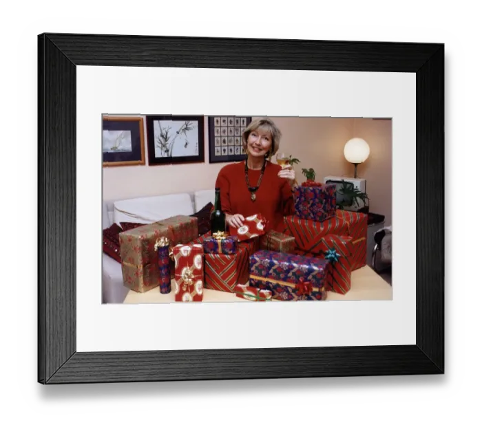 Framed Print : Anne Gregg TV Presenter at her home in Twickenham Surrey Framed Print : Anne Gregg TV Presenter at her home in Twickenham Surrey