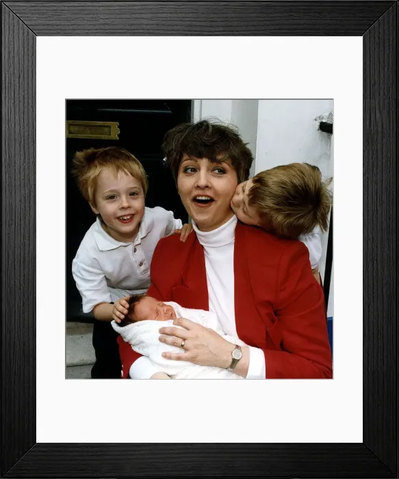 Framed Print : Anne Diamond TV Presenter with children Oliver and Jamie and their baby brother Framed Print : Anne Diamond TV Presenter with children Oliver and Jamie and their baby brother
