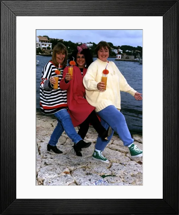 Framed Print : Cast members from the TV Programme Birds of A Feather Framed Print : Cast members from the TV Programme Birds of A Feather