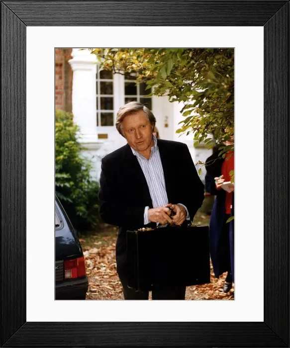 Framed Print : David Dimbleby Leaving His Putney Home Tv Presenter Framed Print : David Dimbleby Leaving His Putney Home Tv Presenter