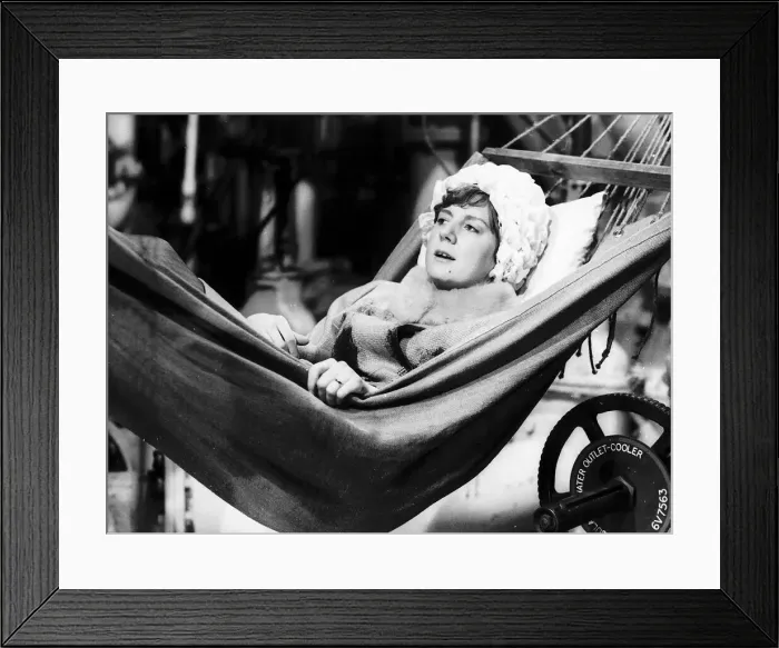 Framed Print : Cilla Black Singer TV Presenter Laying in hammock MSI