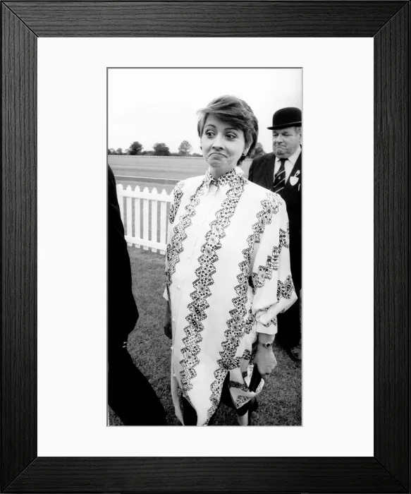 Framed Print : Pregnant TV presenter Anne Diamond at a polo match Framed Print : Pregnant TV presenter Anne Diamond at a polo match