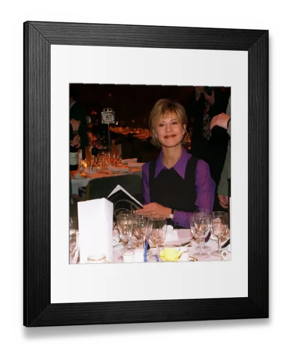 Framed Print : JULIA CARLING TV Presenter AT THE GROSVENOR HOUSE HOTEL TODAY 12. 3. 96 Framed Print : JULIA CARLING TV Presenter AT THE GROSVENOR HOUSE HOTEL TODAY 12. 3. 96