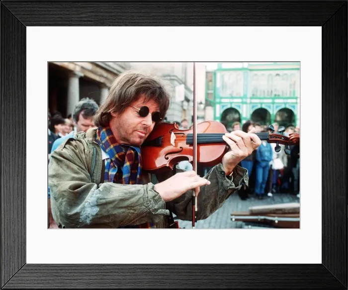 Framed Print : Michael Aspel TV Presenter in disguised to fool his first guest Phil Collins for