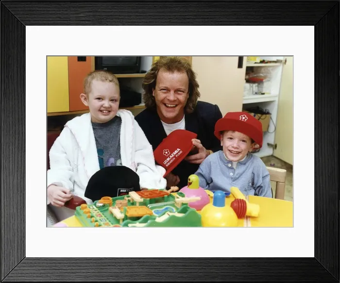 Framed Print : Bruno Brookes Disc Jockey DJ and TV Presenter with Jodie Duncan Framed Print : Bruno Brookes Disc Jockey DJ and TV Presenter with Jodie Duncan