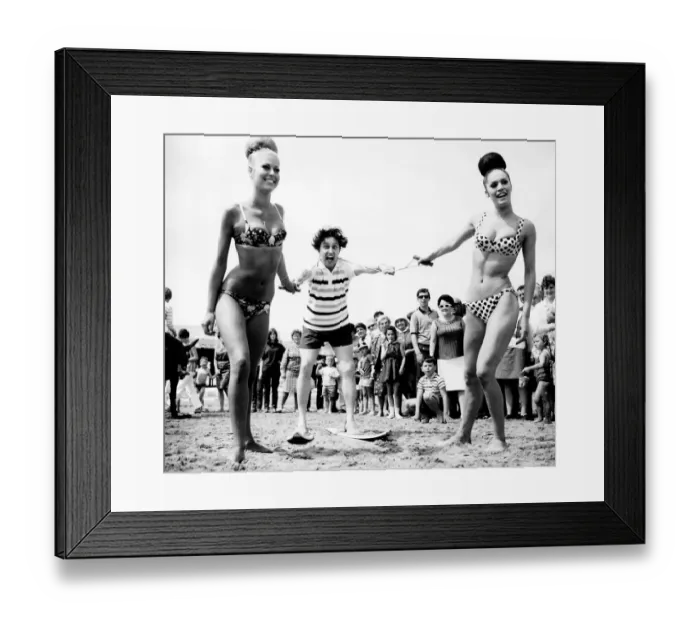 Framed Print : Kenn Dodd comedian with Bluebell girls in Blackpool A©mirrorpix Framed Print : Kenn Dodd comedian with Bluebell girls in Blackpool A©mirrorpix