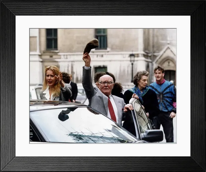 Framed Print : Bill Waddington actor who plays Percy Sugden outside the law courts after the William Framed Print : Bill Waddington actor who plays Percy Sugden outside the law courts after the William