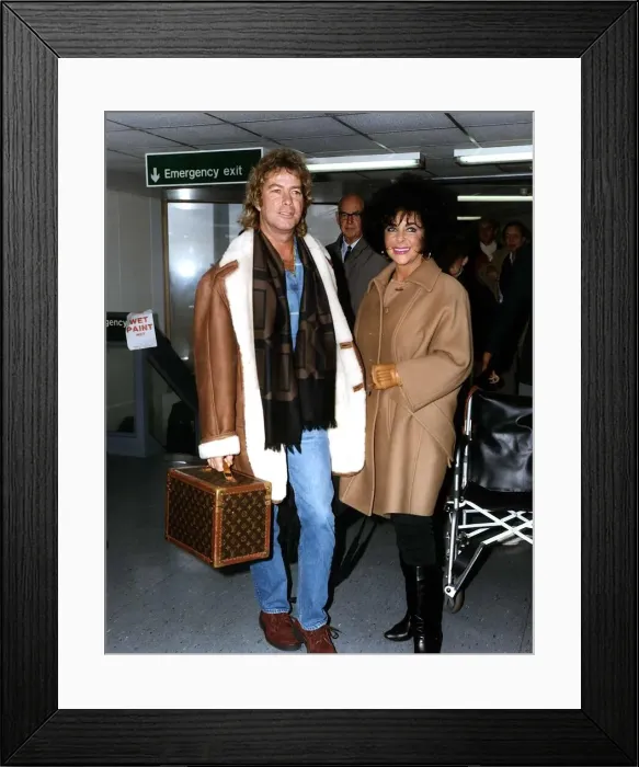 Framed Print : Elizabeth Taylor actress with her husband Larry Fortensky arriving at Heathrow airport Framed Print : Elizabeth Taylor actress with her husband Larry Fortensky arriving at Heathrow airport