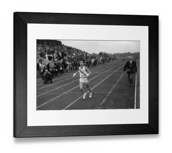 Framed Print : Moro Shigematsu breaks the marathon world record completing the Windsor to Chiswick Framed Print : Moro Shigematsu breaks the marathon world record completing the Windsor to Chiswick