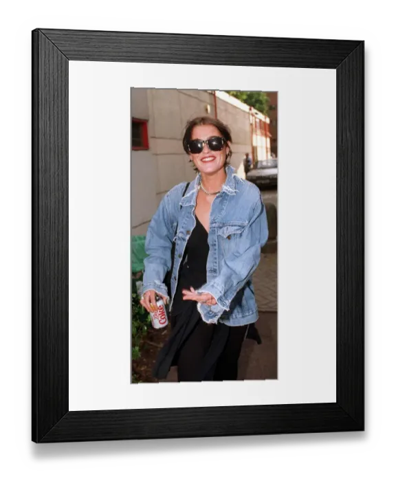 Framed Print : Louise Lombard the actress arrives at the Hampstead Theatre Club at Swiss Cottage