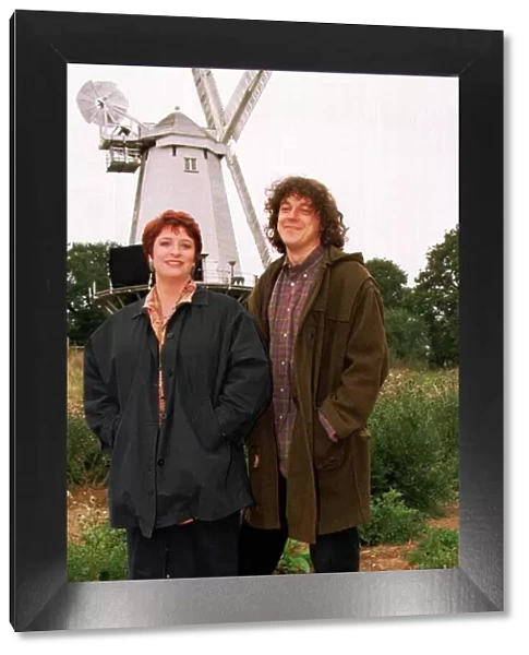 Caroline Quentin Actress with Alan Davies on location for the new series of Jonathan