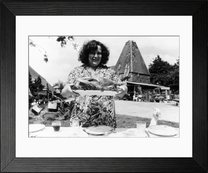 Framed Print : Pam Ferris actress in Darling Buds of May Framed Print : Pam Ferris actress in Darling Buds of May