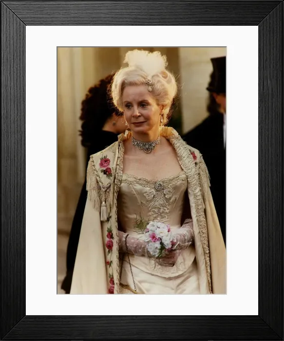 Framed Print : Sarah Miles Actress A©Mirrorpix Framed Print : Sarah Miles Actress A©Mirrorpix