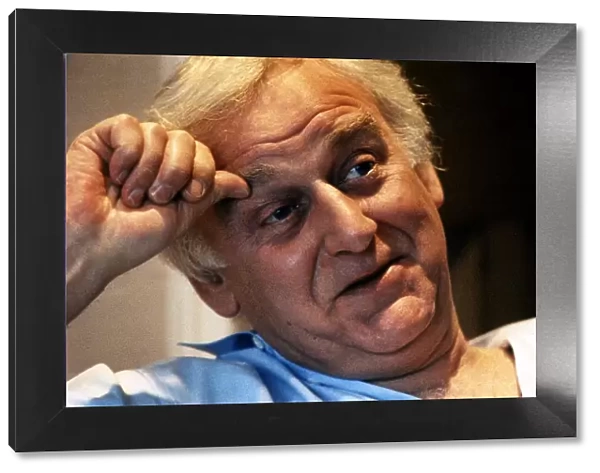 John Thaw Actor relaxing at Home A©Mirrorpix