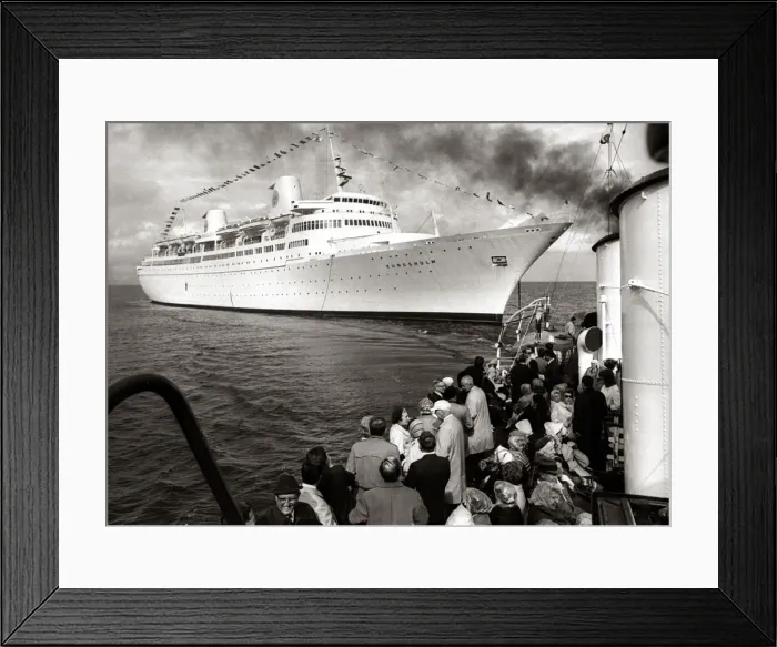 Framed Print : Cruise Liner Kungsholm'- May 1968