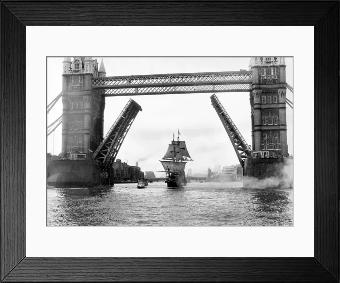 Framed Print : A replica of Francis Drakes ship The Golden Hinde sails down the River Thames