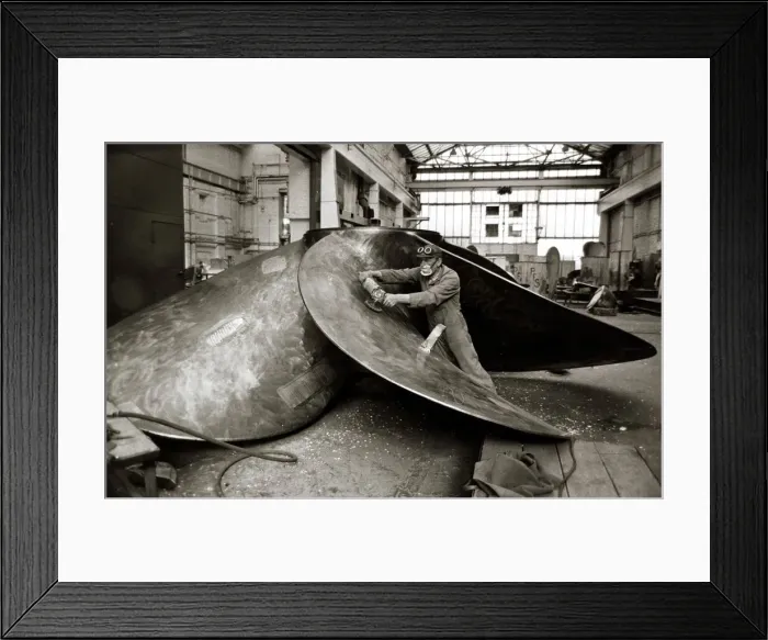 Framed Print : Working on the propeller for the liner QE2 at John Brown