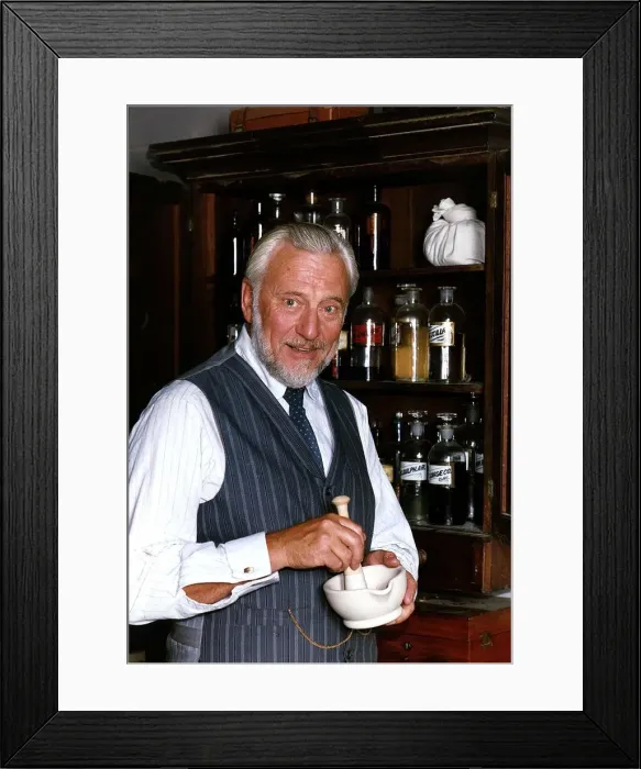 Framed Print : William Lucas Actor with A Mortar And Pestle A©Mirrorpix Framed Print : William Lucas Actor with A Mortar And Pestle A©Mirrorpix