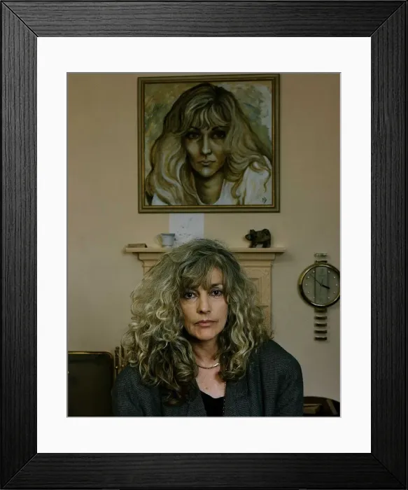 Framed Print : Coral Atkins actress sitting in front of self portrait DBase A©Mirrorpix Framed Print : Coral Atkins actress sitting in front of self portrait DBase A©Mirrorpix