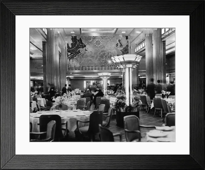 Framed Print : One of the more luxurious dining rooms aboard the Cunard liner Queen Mary Framed Print : One of the more luxurious dining rooms aboard the Cunard liner Queen Mary