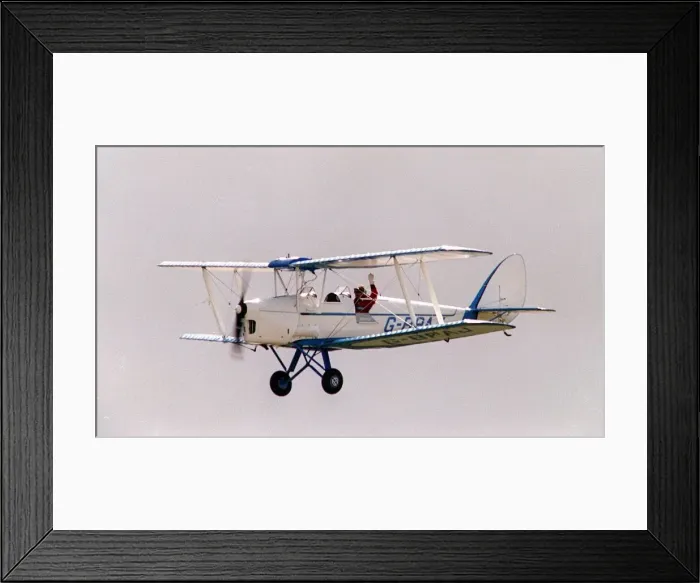 Framed Print : Aircraft de Havilland DH82 Tiger Moth August 1993 flying at the Wroughton Framed Print : Aircraft de Havilland DH82 Tiger Moth August 1993 flying at the Wroughton