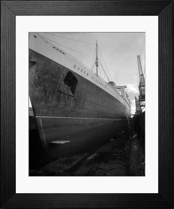 Framed Print : The Cunard Liner Queen Elizabeth in dry dock in Southampton for her yearly overhaul Framed Print : The Cunard Liner Queen Elizabeth in dry dock in Southampton for her yearly overhaul