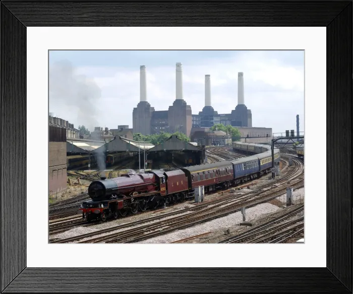 Framed Print : Two very different triumphs of British design from 1933