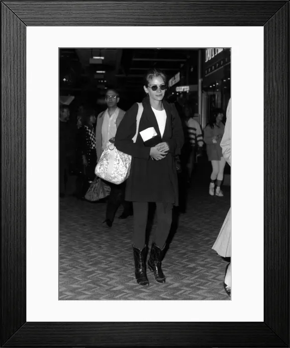 Framed Print : Julia Roberts actress leaving Heathrow for New York Framed Print : Julia Roberts actress leaving Heathrow for New York