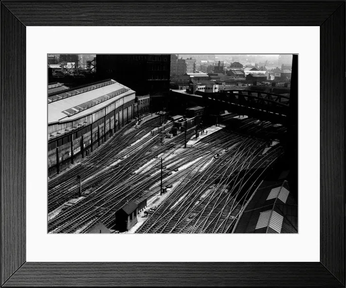 Framed Print : The tracks leading to Paddington Station deserted due to a strike by railway men Framed Print : The tracks leading to Paddington Station deserted due to a strike by railway men