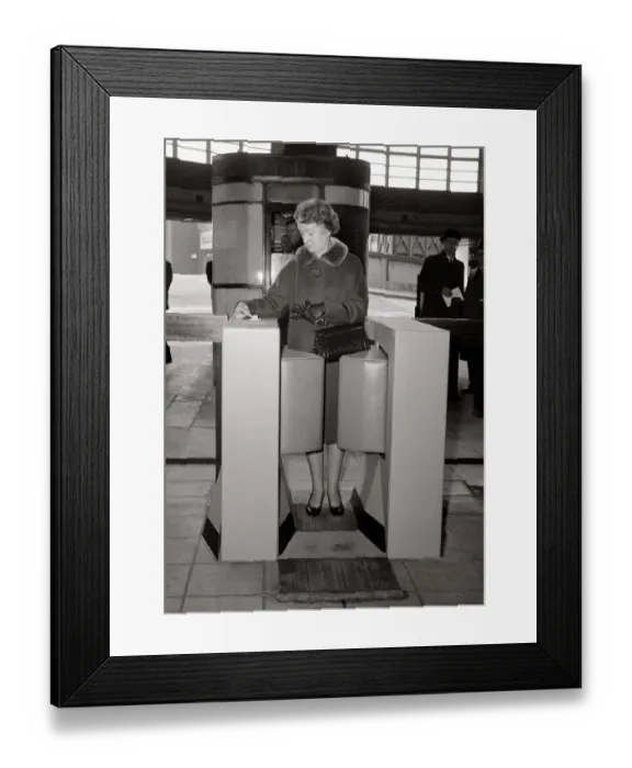 Framed Print : Miss May Shelton a London Transport clerk from Earl