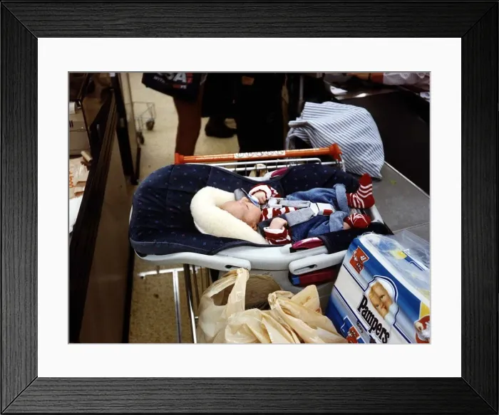 Framed Print : Patsy Kensit actress with her new baby shopping in Sainsburys Framed Print : Patsy Kensit actress with her new baby shopping in Sainsburys