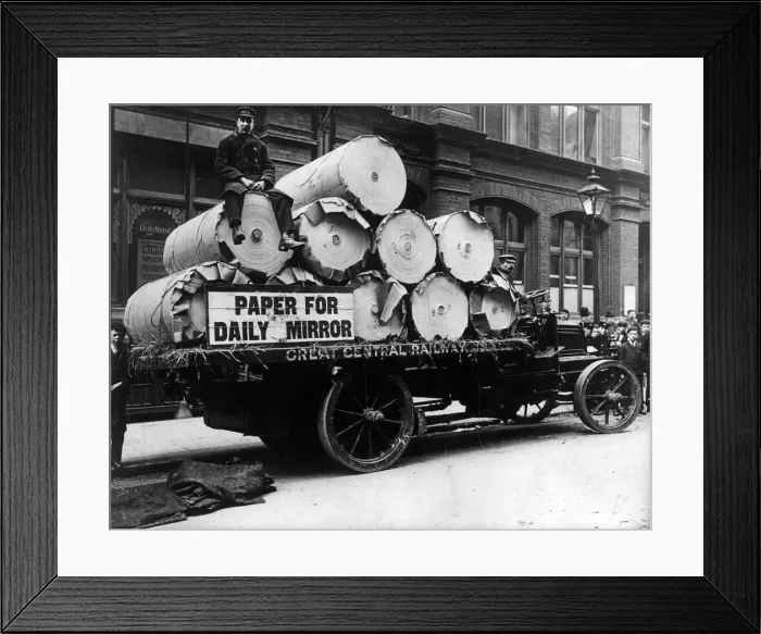 Framed Print : Large rolls of paper being delivered to the Daily Mirror Offices on Bouverie Street in Framed Print : Large rolls of paper being delivered to the Daily Mirror Offices on Bouverie Street in