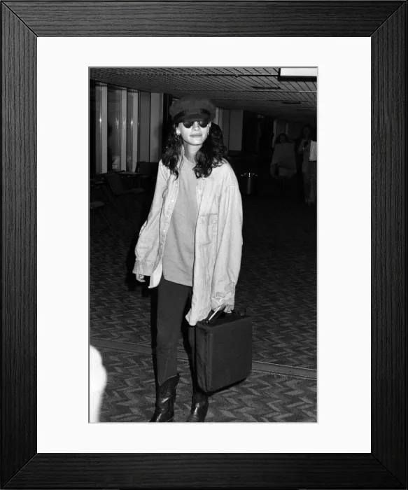 Framed Print : Julia Roberts actress arrives at Heathrow from New York. 13th October 1992
