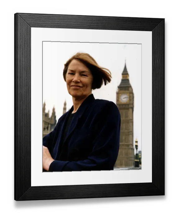Framed Print : Glenda Jackson MP actress standing outside the House of Commons Framed Print : Glenda Jackson MP actress standing outside the House of Commons