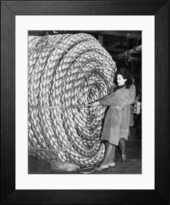 Framed Print : British women working in a rope factory at Chatham Naval dockyards during the second Framed Print : British women working in a rope factory at Chatham Naval dockyards during the second