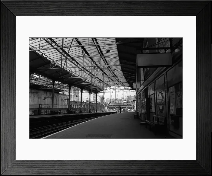 Framed Print : Strike Day at Farringdon Road & Euston Square - October 1962 scenes on the day of Framed Print : Strike Day at Farringdon Road & Euston Square - October 1962 scenes on the day of
