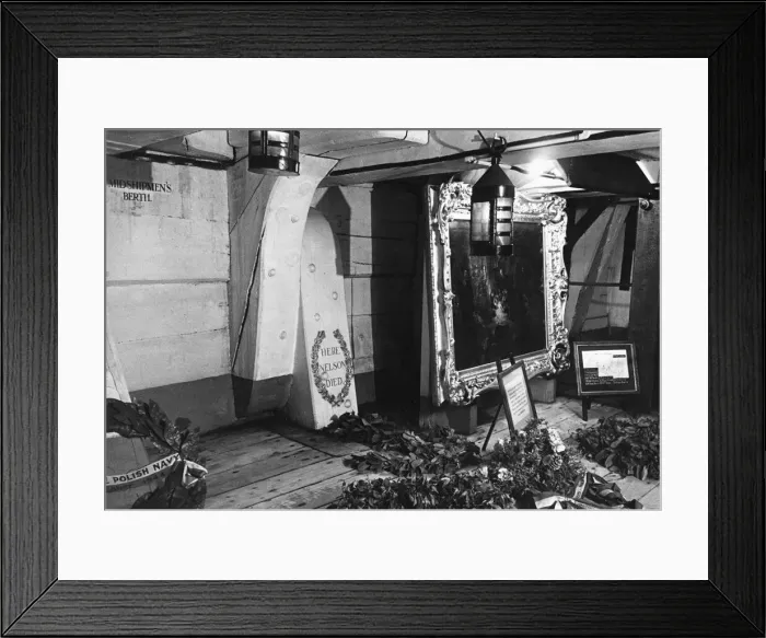 Framed Print : HMS Victory, the Battle of Trafalgar flagship of Lord Nelson