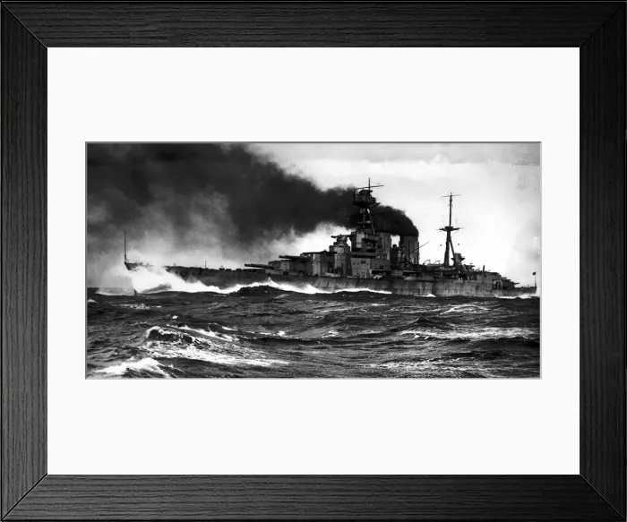 Framed Print : HMS Hood seen here on exercise in July 1925 Framed Print : HMS Hood seen here on exercise in July 1925
