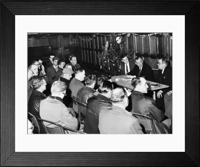 Framed Print : Fairfields shipyard workers shop stewards in a meeting with Ian Stewart Framed Print : Fairfields shipyard workers shop stewards in a meeting with Ian Stewart