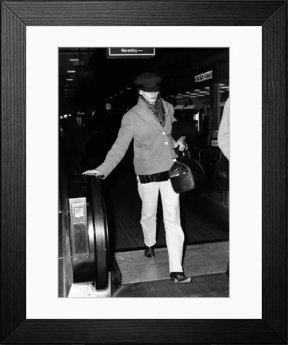 Framed Print : Julia Roberts actress departs Heathrow for Los Angeles
