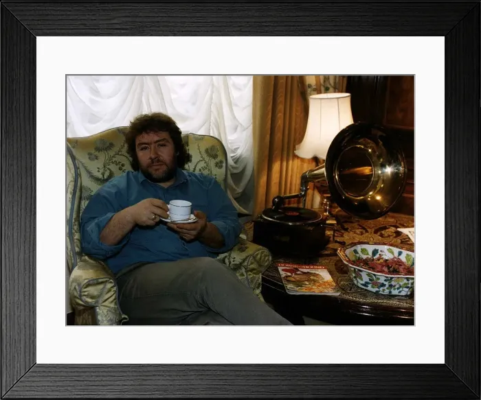 Framed Print : Gregor Fisher Actor at the Mountbatten hotel in Londons Covent Garden Framed Print : Gregor Fisher Actor at the Mountbatten hotel in Londons Covent Garden