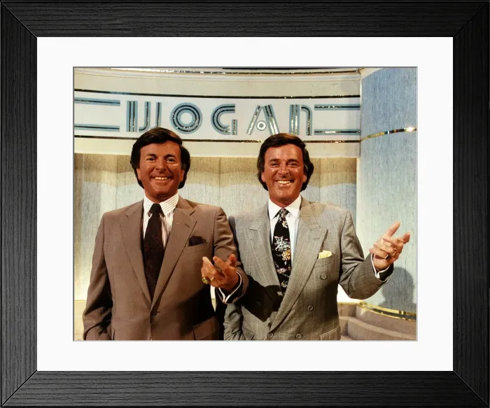 Framed Print : Terry Wogan TV presenter with his wax work Framed Print : Terry Wogan TV presenter with his wax work