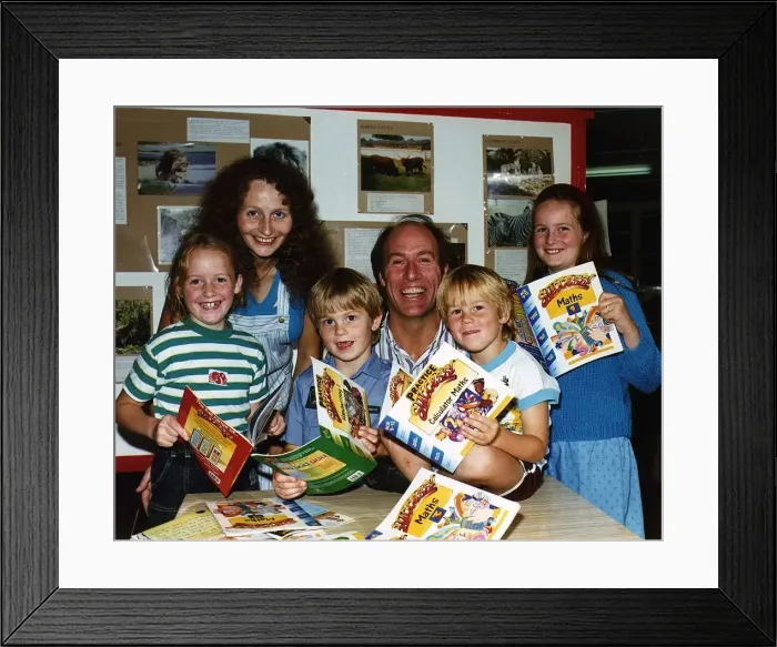 Framed Print : Terry Nutkins TV Presenter and Director of Windsdor Safari Park with his family