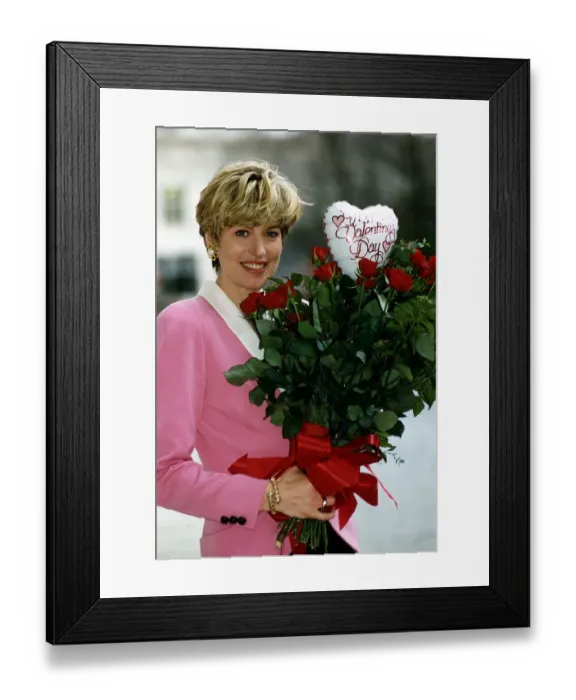 Framed Print : Selina Scott Tv Presenter received A Bunch Of Red Roses Framed Print : Selina Scott Tv Presenter received A Bunch Of Red Roses